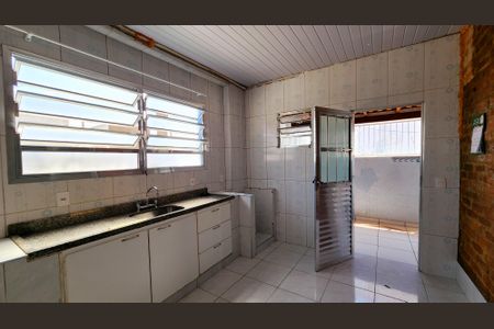 Casa à venda com 120m², 2 quartos e 1 vaga Casa à venda com 120m², 2 quartos e 1 vagaCozinha