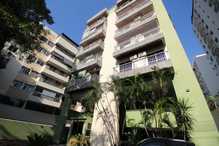Apartamento à venda com 96m², 4 quartos e 1 vaga Apartamento à venda com 96m², 4 quartos e 1 vagaFachada