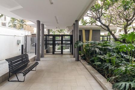 Apartamento à venda com 165m², 3 quartos e 1 vaga Apartamento à venda com 165m², 3 quartos e 1 vagaFachada