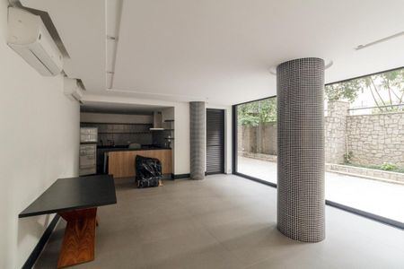 Apartamento à venda com 165m², 3 quartos e 1 vaga Apartamento à venda com 165m², 3 quartos e 1 vagaÁrea comum - Salão de festas