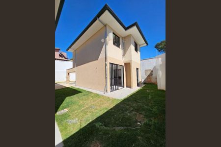 Casa de condomínio à venda com 123m², 4 quartos e 2 vagas Casa de condomínio à venda com 123m², 4 quartos e 2 vagasJardim