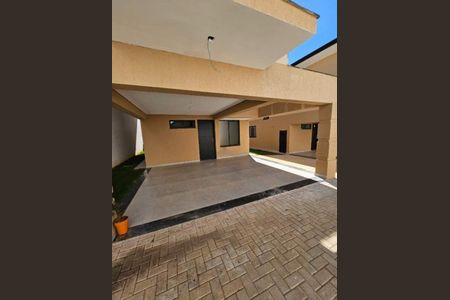 Casa de condomínio à venda com 123m², 4 quartos e 2 vagas Casa de condomínio à venda com 123m², 4 quartos e 2 vagasGaragem