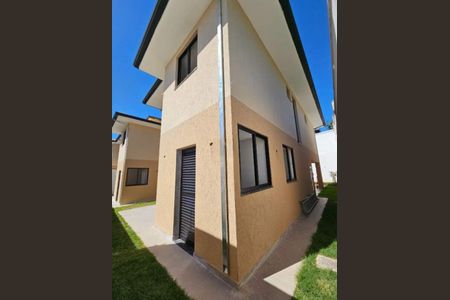 Casa de condomínio à venda com 123m², 4 quartos e 2 vagas Casa de condomínio à venda com 123m², 4 quartos e 2 vagasFachada dos fundos