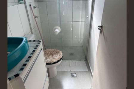 Casa de condomínio à venda com 48m², 2 quartos e 1 vaga Casa de condomínio à venda com 48m², 2 quartos e 1 vagaBanheiro