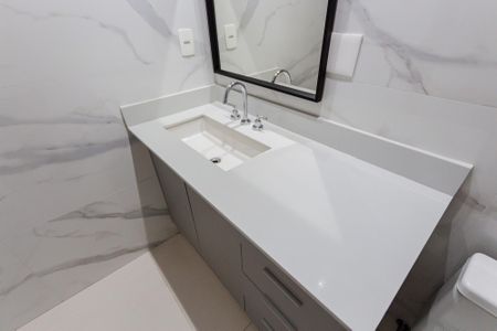 Apartamento à venda com 70m², 2 quartos e 1 vaga Apartamento à venda com 70m², 2 quartos e 1 vagaBanheiro