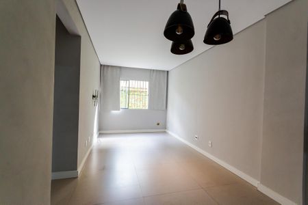 Apartamento à venda com 70m², 2 quartos e 1 vaga Apartamento à venda com 70m², 2 quartos e 1 vagaSala