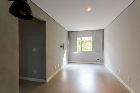 Apartamento à venda com 70m², 2 quartos e 1 vaga Apartamento à venda com 70m², 2 quartos e 1 vagaSala