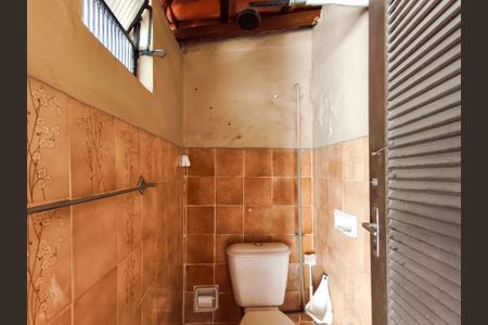 Casa à venda com 253m², 4 quartos e 1 vaga Casa à venda com 253m², 4 quartos e 1 vagaBanheiro de serviço