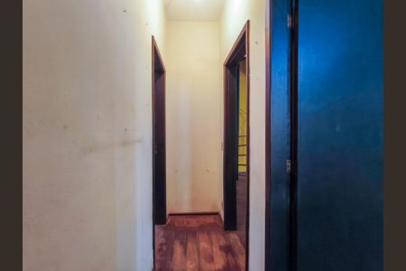 Casa à venda com 253m², 4 quartos e 1 vaga Casa à venda com 253m², 4 quartos e 1 vagaCorredor