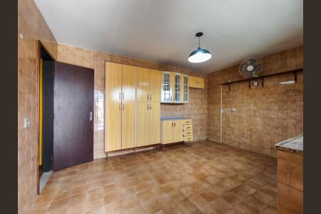 Casa à venda com 253m², 4 quartos e 1 vaga Casa à venda com 253m², 4 quartos e 1 vagaCozinha