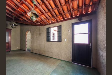 Casa à venda com 253m², 4 quartos e 1 vaga Casa à venda com 253m², 4 quartos e 1 vagaÁrea comum