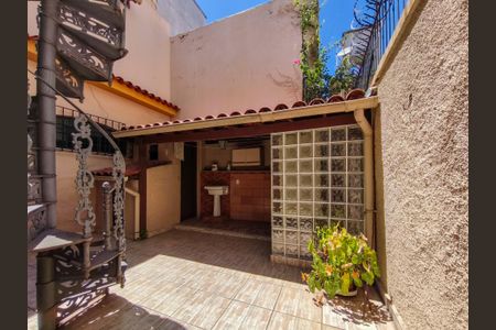 Casa à venda com 253m², 4 quartos e 1 vaga Casa à venda com 253m², 4 quartos e 1 vagaÁrea de Serviço