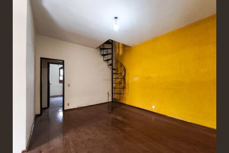 Casa à venda com 253m², 4 quartos e 1 vaga Casa à venda com 253m², 4 quartos e 1 vagaSala