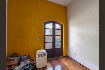 Casa à venda com 253m², 4 quartos e 1 vaga Casa à venda com 253m², 4 quartos e 1 vagaEntrada