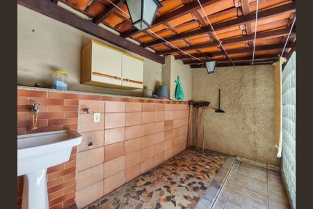 Casa à venda com 253m², 4 quartos e 1 vaga Casa à venda com 253m², 4 quartos e 1 vagaÁrea de Serviço