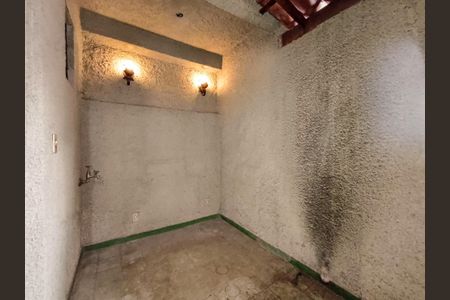 Casa à venda com 253m², 4 quartos e 1 vaga