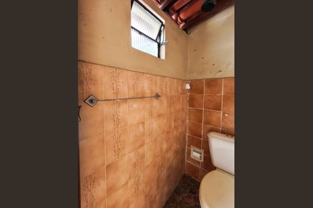 Casa à venda com 253m², 4 quartos e 1 vaga Casa à venda com 253m², 4 quartos e 1 vagaBanheiro de serviço