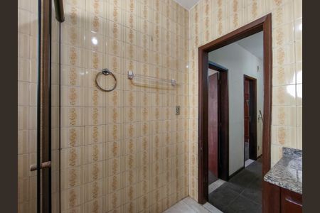 Casa à venda com 253m², 4 quartos e 1 vaga Casa à venda com 253m², 4 quartos e 1 vagaBanheiro Corredor