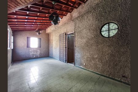 Casa à venda com 253m², 4 quartos e 1 vaga Casa à venda com 253m², 4 quartos e 1 vagaÁrea comum