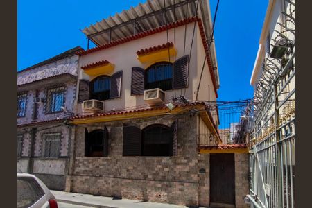 Casa à venda com 253m², 4 quartos e 1 vaga Casa à venda com 253m², 4 quartos e 1 vagaFachada e portaria