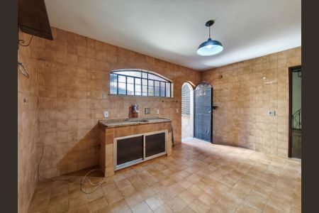 Casa à venda com 253m², 4 quartos e 1 vaga Casa à venda com 253m², 4 quartos e 1 vagaCozinha