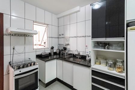 Apartamento à venda com 90m², 3 quartos e 2 vagas Apartamento à venda com 90m², 3 quartos e 2 vagasCozinha