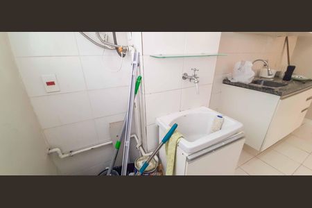 Apartamento à venda com 43m², 2 quartos e 1 vaga Apartamento à venda com 43m², 2 quartos e 1 vagaÁrea de Serviço