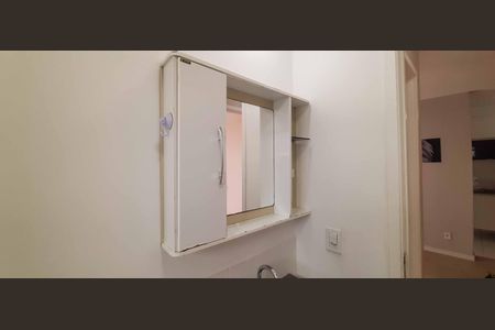 Apartamento à venda com 43m², 2 quartos e 1 vaga Apartamento à venda com 43m², 2 quartos e 1 vagaBanheiro