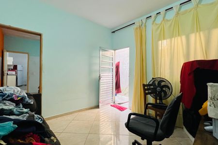 Casa à venda com 120m², 3 quartos e 2 vagas Casa à venda com 120m², 3 quartos e 2 vagasSala