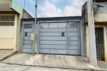 Casa à venda com 120m², 3 quartos e 2 vagas Casa à venda com 120m², 3 quartos e 2 vagasFachada