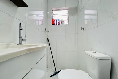 Casa à venda com 120m², 3 quartos e 2 vagas Casa à venda com 120m², 3 quartos e 2 vagasBanheiro 2