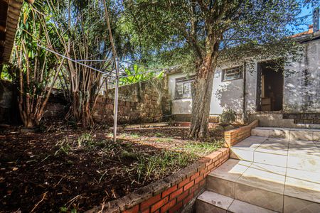 Casa à venda com 428m², 4 quartos e 2 vagas Casa à venda com 428m², 4 quartos e 2 vagasPátio