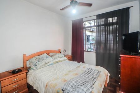 Casa à venda com 428m², 4 quartos e 2 vagas Casa à venda com 428m², 4 quartos e 2 vagasQuarto 1