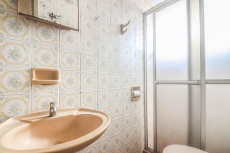 Casa à venda com 428m², 4 quartos e 2 vagas Casa à venda com 428m², 4 quartos e 2 vagasBanheiro Social 2