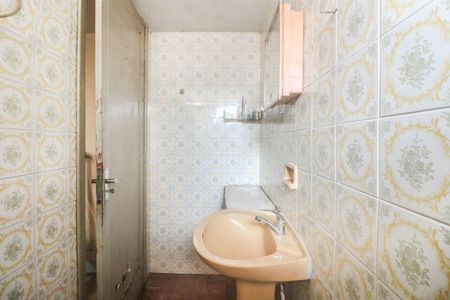 Casa à venda com 428m², 4 quartos e 2 vagas Casa à venda com 428m², 4 quartos e 2 vagasBanheiro Social 2