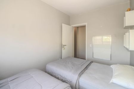 Casa à venda com 356m², 4 quartos e 3 vagas Casa à venda com 356m², 4 quartos e 3 vagasQuarto 3