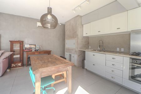 Casa à venda com 356m², 4 quartos e 3 vagas Casa à venda com 356m², 4 quartos e 3 vagasCozinha