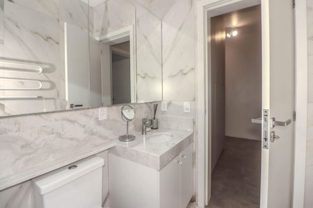 Casa à venda com 356m², 4 quartos e 3 vagas Casa à venda com 356m², 4 quartos e 3 vagasBanheiro Social