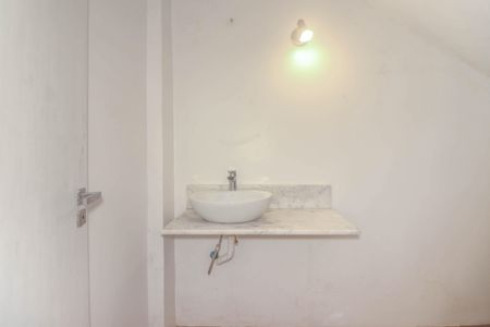 Casa à venda com 356m², 4 quartos e 3 vagas Casa à venda com 356m², 4 quartos e 3 vagasBanheiro de Serviço