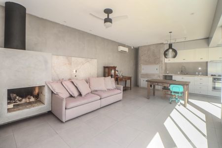 Casa à venda com 356m², 4 quartos e 3 vagas Casa à venda com 356m², 4 quartos e 3 vagasCozinha