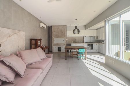 Casa à venda com 356m², 4 quartos e 3 vagas Casa à venda com 356m², 4 quartos e 3 vagasCozinha