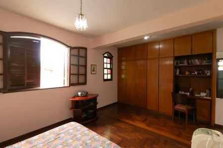 Casa de condomínio à venda com 625m², 5 quartos e 4 vagas Casa de condomínio à venda com 625m², 5 quartos e 4 vagasSuite 1