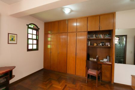 Casa de condomínio à venda com 625m², 5 quartos e 4 vagas Casa de condomínio à venda com 625m², 5 quartos e 4 vagasSuite 1