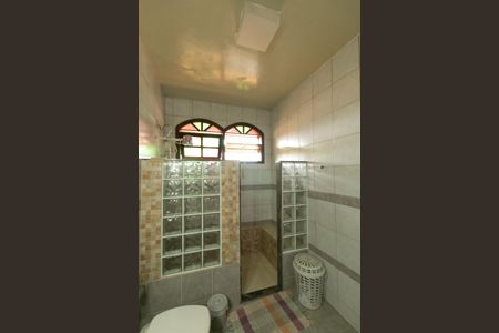 Casa de condomínio à venda com 625m², 5 quartos e 4 vagas Casa de condomínio à venda com 625m², 5 quartos e 4 vagasBanheiro Suite 1