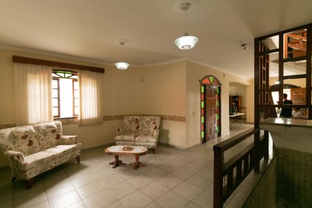 Casa de condomínio à venda com 625m², 5 quartos e 4 vagas Casa de condomínio à venda com 625m², 5 quartos e 4 vagasSala de Estar