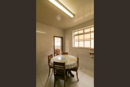 Casa de condomínio à venda com 625m², 5 quartos e 4 vagas Casa de condomínio à venda com 625m², 5 quartos e 4 vagasCozinha