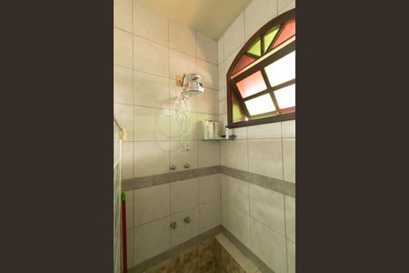 Casa de condomínio à venda com 625m², 5 quartos e 4 vagas Casa de condomínio à venda com 625m², 5 quartos e 4 vagasBanheiro Suite 1