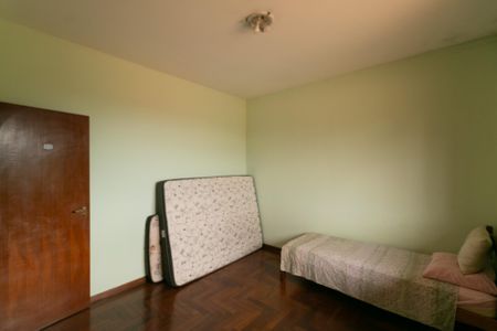 Casa de condomínio à venda com 625m², 5 quartos e 4 vagas Casa de condomínio à venda com 625m², 5 quartos e 4 vagasQuarto 1