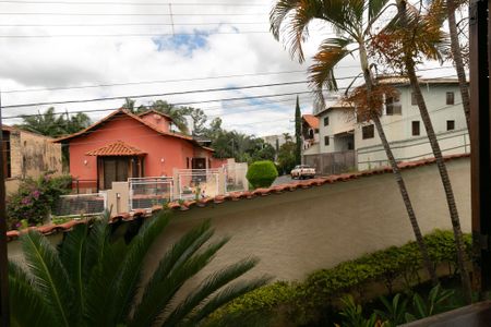 Casa de condomínio à venda com 625m², 5 quartos e 4 vagas Casa de condomínio à venda com 625m², 5 quartos e 4 vagasVista Suite 2