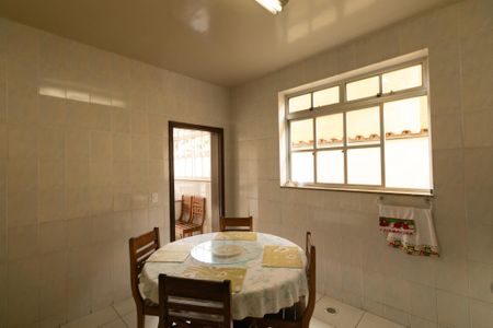 Casa de condomínio à venda com 625m², 5 quartos e 4 vagas Casa de condomínio à venda com 625m², 5 quartos e 4 vagasCozinha